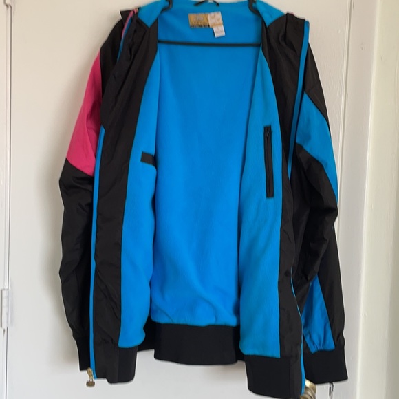 Alab Hooded Jacket with pockets & detailed design - Picture 3 of 4